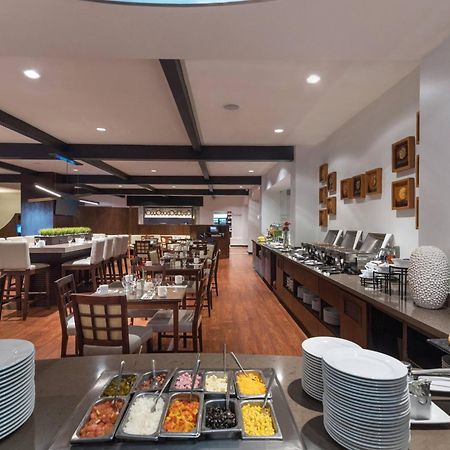Отель Courtyard By Marriott Санто-Доминго Экстерьер фото